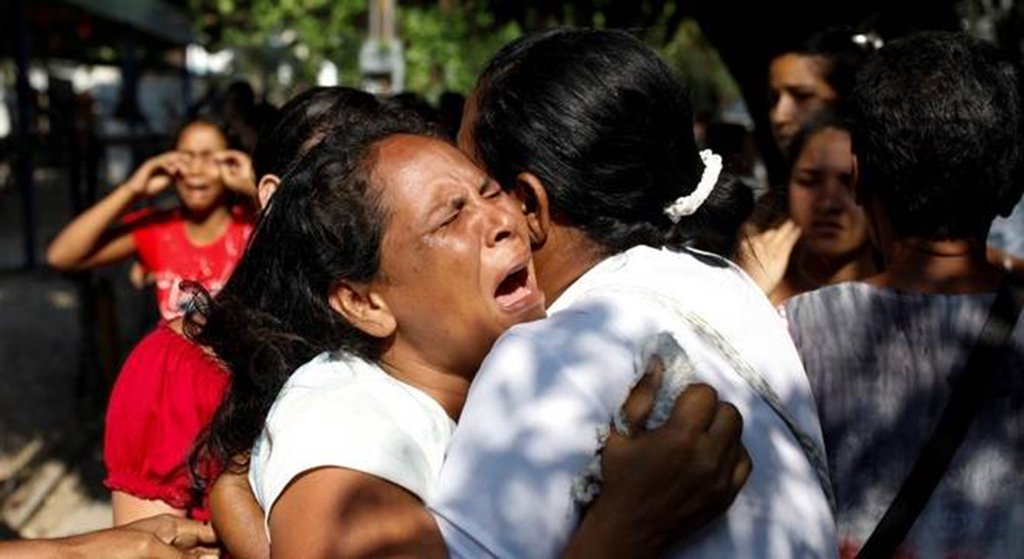 O procurador-geral da Venezuela, Tarek Saab, confirmou que pelo menos 68 pessoas morreram em um "suposto incêndio" no centro de reclusão da Polícia Estadual de Carabobo, no centro do país, onde, segundo a imprensa local, ocorreu um motim durante a madrugada; "O Ministério Público informa à opinião pública que perante os fatos terríveis acontecidos no Comando da Polícia do Estado Carabobo, onde 68 pessoas morreram por um suposto incêndio, nomeamos quatro promotores para esclarecer esses eventos dramáticos", disse Saab, pelo Twitter (Foto: Leonardo Lucena) O procurador-geral da Venezuela, Tarek Saab, confirmou que pelo menos 68 pessoas morreram em um "suposto incêndio" no centro de reclusão da Polícia Estadual de Carabobo, no centro do país, onde, segundo a imprensa local, ocorreu um motim durante a madrugada; "O Ministério Público informa à opinião pública que perante os fatos terríveis acontecidos no Comando da Polícia do Estado Carabobo, onde 68 pessoas morreram por um suposto incêndio, nomeamos quatro promotores para esclarecer esses eventos dramáticos", disse Saab, pelo Twitter