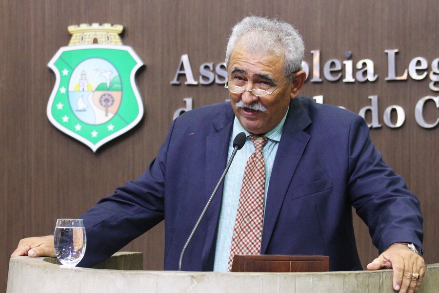 O Patriota realiza na tarde desta quinta-feira (14), na Assembleia Legislativa, um ato de filiação de pré-candidatos a cargos proporcionais. Entre os nomes que devem se filiar ao partido estão os deputados estaduais Mário Hélio (foto), Yuri Guerra e Nizo Costa, além de várias lideranças do interior do Estado e da Região Metropolitana de Fortaleza (Foto: Rodrigo Rocha) O Patriota realiza na tarde desta quinta-feira (14), na Assembleia Legislativa, um ato de filiação de pré-candidatos a cargos proporcionais. Entre os nomes que devem se filiar ao partido estão os deputados estaduais Mário Hélio (foto), Yuri Guerra e Nizo Costa, além de várias lideranças do interior do Estado e da Região Metropolitana de Fortaleza