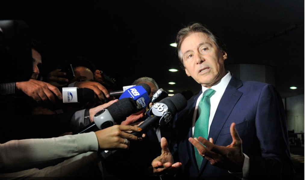 O presidente do Senado, Eunício Oliveira (MDB-CE), informou nesta terça-feira (13) que o Centro Regional de Inteligência da Polícia Federal, o primeiro do País, será lançado na quinta-feira (15), no Ceará. O objetivo é investigar e enfrentar a atuação de facções criminosas no Nordeste. “Só combateremos o crime com investigação e inteligência verdadeira. Os julgamentos feitos não chegam a 8% dos crimes esclarecidos. Quem vai esclarecer mais é a inteligência integrada”, analisou (Foto: Rodrigo Rocha) O presidente do Senado, Eunício Oliveira (MDB-CE), informou nesta terça-feira (13) que o Centro Regional de Inteligência da Polícia Federal, o primeiro do País, será lançado na quinta-feira (15), no Ceará. O objetivo é investigar e enfrentar a atuação de facções criminosas no Nordeste. “Só combateremos o crime com investigação e inteligência verdadeira. Os julgamentos feitos não chegam a 8% dos crimes esclarecidos. Quem vai esclarecer mais é a inteligência integrada”, analisou