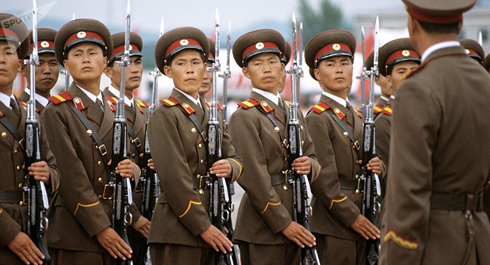 Os EUA não deixaram passar no Conselho de Segurança da ONU o projeto de declaração da China e Rússia em apoio ao progresso na resolução da situação na península coreana, informou o porta-voz da missão permanente da Rússia na ONU, Fyodor Strzhizhovsky; "A decisão dos EUA de suspender os trabalhos sobre a iniciativa sino-russa sem qualquer discussão entre os membros do Conselho de Segurança da ONU coloca questões sobre as verdadeiras intenções de Washington em meio ao degelo nas relações intercoreanas", notou a missão diplomática russa (Foto: Aquiles Lins) Os EUA não deixaram passar no Conselho de Segurança da ONU o projeto de declaração da China e Rússia em apoio ao progresso na resolução da situação na península coreana, informou o porta-voz da missão permanente da Rússia na ONU, Fyodor Strzhizhovsky; "A decisão dos EUA de suspender os trabalhos sobre a iniciativa sino-russa sem qualquer discussão entre os membros do Conselho de Segurança da ONU coloca questões sobre as verdadeiras intenções de Washington em meio ao degelo nas relações intercoreanas", notou a missão diplomática russa