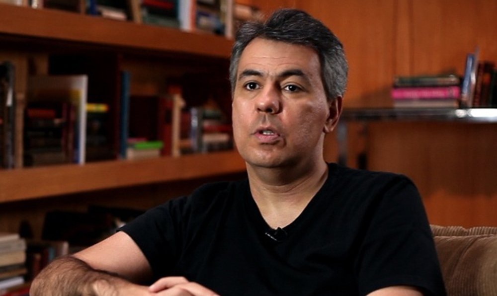 O jornalista Mario Rosa escreveu nesta segunda-feira, 12, um desabafo sobre a situação atual do País. "Eu acordei com medo do mundo. A liberdade, não sei, ficou estranha. É por isso que eu me calo: não me sinto livre para falar. Parece que prenderam a liberdade. E libertaram a prisão", diz ele em artigo no site Poder 360 (Foto: Aquiles Lins) O jornalista Mario Rosa escreveu nesta segunda-feira, 12, um desabafo sobre a situação atual do País. "Eu acordei com medo do mundo. A liberdade, não sei, ficou estranha. É por isso que eu me calo: não me sinto livre para falar. Parece que prenderam a liberdade. E libertaram a prisão", diz ele em artigo no site Poder 360