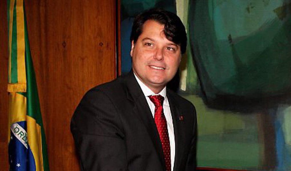 Denunciado por organização criminosa e obstrução de Justiça no chamado inquérito do "quadrilhão do MDB" na Câmara, Michel Temer nomeou para o Conselho da República o advogado Francisco Caputo; Caputo é primo do juiz da 12ª Vara Federal de Brasília, Vinicius Reis Bastos, responsável por julgar o processo do "quadrilhão", um desmembramento da Lava Jato (Foto: Paulo Emílio) Denunciado por organização criminosa e obstrução de Justiça no chamado inquérito do "quadrilhão do MDB" na Câmara, Michel Temer nomeou para o Conselho da República o advogado Francisco Caputo; Caputo é primo do juiz da 12ª Vara Federal de Brasília, Vinicius Reis Bastos, responsável por julgar o processo do "quadrilhão", um desmembramento da Lava Jato
