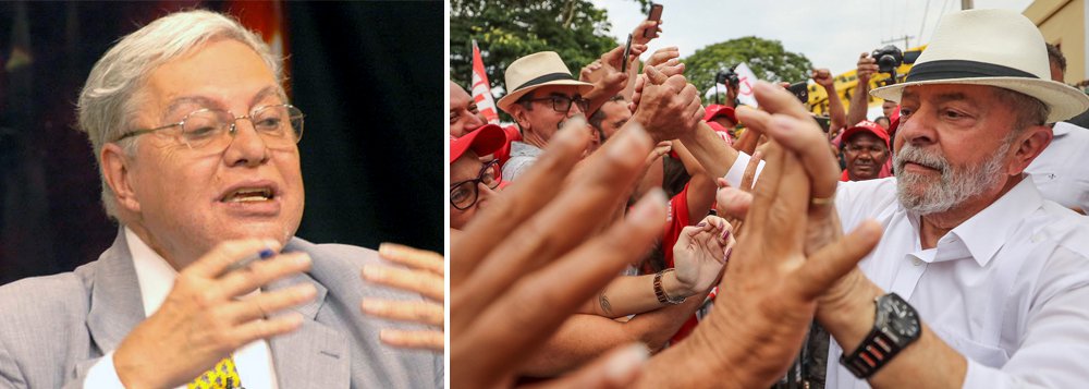O economista Carlos Lessa, ex-presidente do BNDES no governo FHC, avalia nesta segunda-feira, 12, que a candidatura do ex-presidente Lula, se permitida pela Justiça, será "um passeio eleitoral"; "Se ele for impedido de ser candidato, será o grande eleitor. A pessoa que ele apoiar vai ter votação espetacular, mesmo que seja um poste, embora não ache que será um poste", diz Lessa; "Lula tem enorme prestígio porque o povão se olha na cara dele, se sente. O povo quer saber das questões relacionadas à corrupção num sentido vago. Lula é uma referência no imaginário popular fortíssima. E acho que agora ele tem essa potencialidade intacta", diz ele (Foto: Aquiles Lins) O economista Carlos Lessa, ex-presidente do BNDES no governo FHC, avalia nesta segunda-feira, 12, que a candidatura do ex-presidente Lula, se permitida pela Justiça, será "um passeio eleitoral"; "Se ele for impedido de ser candidato, será o grande eleitor. A pessoa que ele apoiar vai ter votação espetacular, mesmo que seja um poste, embora não ache que será um poste", diz Lessa; "Lula tem enorme prestígio porque o povão se olha na cara dele, se sente. O povo quer saber das questões relacionadas à corrupção num sentido vago. Lula é uma referência no imaginário popular fortíssima. E acho que agora ele tem essa potencialidade intacta", diz ele