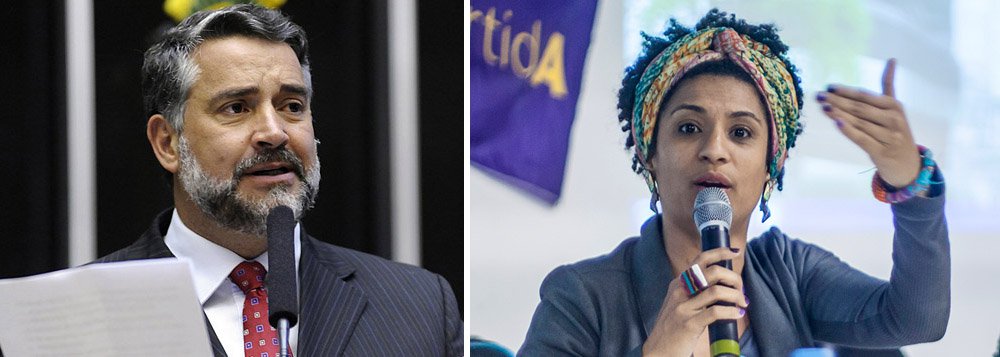 O líder da bancada do PT na Câmara, Paulo Pimenta (PT-RS), afirma que vereadora Marielle Franco (PSOL-RJ) foi executada "no momento em que vinha denunciando os abusos de autoridade e a violência contra moradores das favelas e bairros pobres da cidade, por parte de integrantes de um batalhão da Polícia Militar”; "Marielle deixa um exemplo para aqueles que lutam por um Brasil mais justo, solidário e desenvolvido" (Foto: Voney Malta) O líder da bancada do PT na Câmara, Paulo Pimenta (PT-RS), afirma que vereadora Marielle Franco (PSOL-RJ) foi executada "no momento em que vinha denunciando os abusos de autoridade e a violência contra moradores das favelas e bairros pobres da cidade, por parte de integrantes de um batalhão da Polícia Militar”; "Marielle deixa um exemplo para aqueles que lutam por um Brasil mais justo, solidário e desenvolvido"