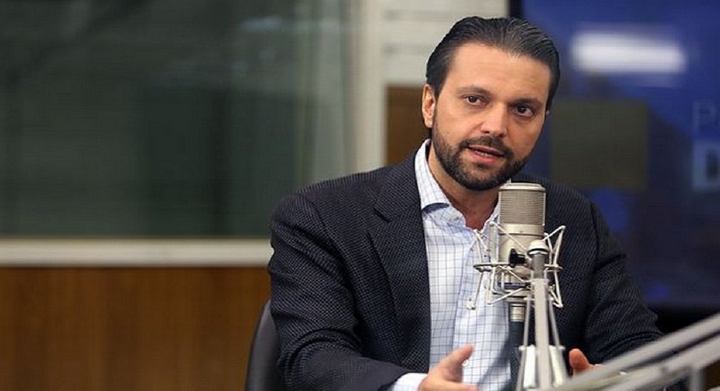 O Ministro das Cidades, Alexandre Baldy, anunciou mais de R$ 12 milhões em investimentos para quatro cidades goianas; Iporá e Amorinópolis, na região oeste, São Miguel do Araguaia, na região norte, e Rianápolis, no centro goiano, receberam a visita do ministro e a liberação de recursos para investimentos em pavimentação asfáltica, infraestrutura e construção de moradias; em Rianápolis, Baldy anunciou o investimento total no valor de R$ 1,42 milhão para município; deste total, R$ 450 mil serão usados para obras de pavimentação e recapeamento asfáltico em vias urbanas e R$ 976 mil para a construção de unidades habitacionais (Foto: José Barbacena) O Ministro das Cidades, Alexandre Baldy, anunciou mais de R$ 12 milhões em investimentos para quatro cidades goianas; Iporá e Amorinópolis, na região oeste, São Miguel do Araguaia, na região norte, e Rianápolis, no centro goiano, receberam a visita do ministro e a liberação de recursos para investimentos em pavimentação asfáltica, infraestrutura e construção de moradias; em Rianápolis, Baldy anunciou o investimento total no valor de R$ 1,42 milhão para município; deste total, R$ 450 mil serão usados para obras de pavimentação e recapeamento asfáltico em vias urbanas e R$ 976 mil para a construção de unidades habitacionais