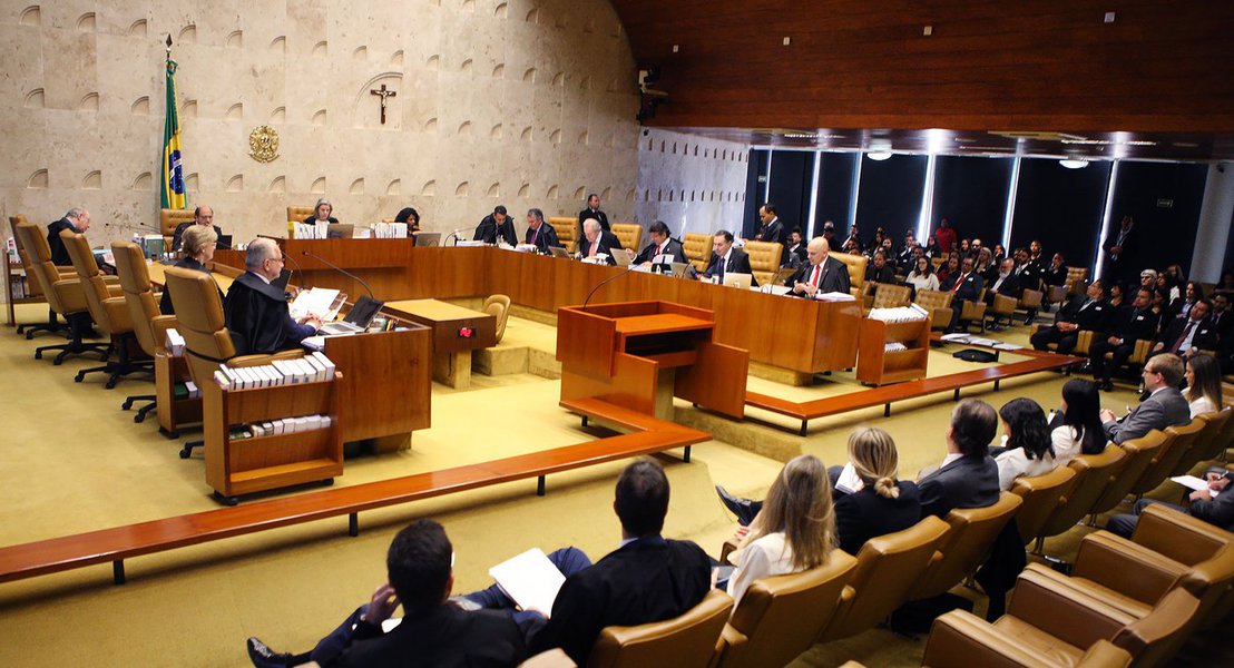 O PEN apresentou ao Supremo Tribunal Federal (STF) pedido de desistência da liminar na qual pediu que a Corte garanta, monocraticamente, a liberdade de condenados que ainda possam recorrer às cortes superiores; para ter validade, a desistência precisa ser homologada pelo relator do caso, ministro Marco Aurélio Mello; o partido alega que o pedido de liminar é “inoportuno na atual quadra dos acontecimentos" (Foto: Voney Malta) O PEN apresentou ao Supremo Tribunal Federal (STF) pedido de desistência da liminar na qual pediu que a Corte garanta, monocraticamente, a liberdade de condenados que ainda possam recorrer às cortes superiores; para ter validade, a desistência precisa ser homologada pelo relator do caso, ministro Marco Aurélio Mello; o partido alega que o pedido de liminar é “inoportuno na atual quadra dos acontecimentos"