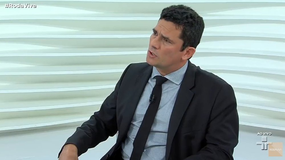 O editor do Tijolaço, Fernando Brito, destaca que "a colunista Vera Magalhães, do Estadão, foi precisa ao comentar a "performance" de Sérgio Moro no Roda Viva"; "Seu verdadeiro intento (de Moro) ali era fazer aquilo que disse na primeira resposta que não faria: ser censor do STF, pressionar a corte a não rever sua jurisprudência que autoriza prisão após condenação em segunda instância nem conceder habeas corpus para Lula", ressalta; "Essencial e argumento demolidor contra a prisão antes do trânsito em julgado de sentenças é sua confissão de que isso precisa ser incluído na Constituição que hoje o proíbe", afirma Brito (Foto: Paulo Emílio) O editor do Tijolaço, Fernando Brito, destaca que "a colunista Vera Magalhães, do Estadão, foi precisa ao comentar a "performance" de Sérgio Moro no Roda Viva"; "Seu verdadeiro intento (de Moro) ali era fazer aquilo que disse na primeira resposta que não faria: ser censor do STF, pressionar a corte a não rever sua jurisprudência que autoriza prisão após condenação em segunda instância nem conceder habeas corpus para Lula", ressalta; "Essencial e argumento demolidor contra a prisão antes do trânsito em julgado de sentenças é sua confissão de que isso precisa ser incluído na Constituição que hoje o proíbe", afirma Brito
