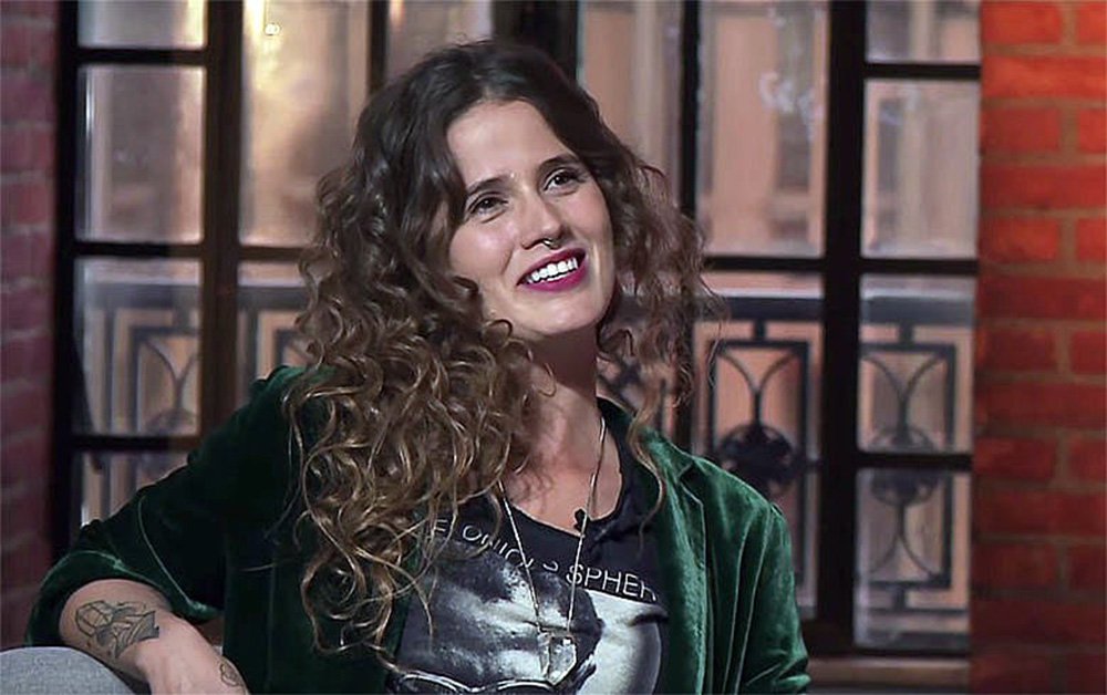 No programa da TVT, cantora falou sobre trabalho e participação em manifestações. Ela prepara novo disco. "Continuarei cantando músicas de amor. O amor também é um tema político"; leia reportagem de Vutor Nuzzi (Foto: Leonardo Attuch) No programa da TVT, cantora falou sobre trabalho e participação em manifestações. Ela prepara novo disco. "Continuarei cantando músicas de amor. O amor também é um tema político"; leia reportagem de Vutor Nuzzi