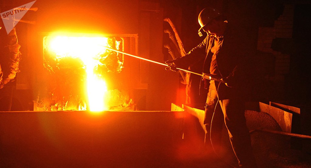 Após procurar o Paraguai para expandir sua produção e contornar os problemas logísticos do Brasil, hoje as empresas nacionais procuram o país vizinho por "sobrevivência", afirma o diretor do Centro Empresarial Brasil-Paraguai (Braspar), Wagner Weber; ele ressalta que após o fim do "boom econômico" brasileiro em 2014, quando a migração era causada pela falta da mão de obra e pelo custo da energia elétrica, as mudanças mudaram de figura; "Com a crise brasileira, as empresas passaram a vir para o Paraguai pela necessidade de sobrevivência"
(Foto: Leonardo Lucena)
Após procurar o Paraguai para expandir sua produção e contornar os problemas logísticos do Brasil, hoje as empresas nacionais procuram o país vizinho por "sobrevivência", afirma o diretor do Centro Empresarial Brasil-Paraguai (Braspar), Wagner Weber; ele ressalta que após o fim do "boom econômico" brasileiro em 2014, quando a migração era causada pela falta da mão de obra e pelo custo da energia elétrica, as mudanças mudaram de figura; "Com a crise brasileira, as empresas passaram a vir para o Paraguai pela necessidade de sobrevivência"