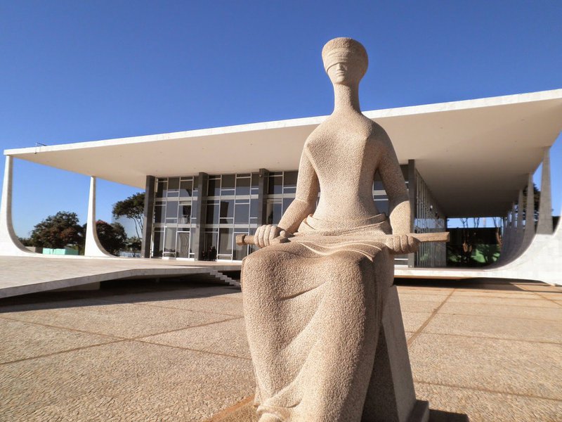 A Segunda Turma do Supremo Tribunal Federal (STF) decidiu abrir ação penal contra os deputados Luiz Fernando Faria (MG), José Otávio Germano (RS), o ex-deputado João Pizzolatti (SC), além do conselheiro do Tribunal de Contas dos municípios da Bahia e ex-deputado, Mario Negromonte; eles se tornaram réus pelo suposto recebimento de vantagens indevidas no esquema de corrupção da Petrobras; os valores teriam sido operacionalizados pelo ex-diretor de Abastecimento da Petrobras, Paulo Roberto Costa, e pelo doleiro Alberto Youssef (Foto: Voney Malta) A Segunda Turma do Supremo Tribunal Federal (STF) decidiu abrir ação penal contra os deputados Luiz Fernando Faria (MG), José Otávio Germano (RS), o ex-deputado João Pizzolatti (SC), além do conselheiro do Tribunal de Contas dos municípios da Bahia e ex-deputado, Mario Negromonte; eles se tornaram réus pelo suposto recebimento de vantagens indevidas no esquema de corrupção da Petrobras; os valores teriam sido operacionalizados pelo ex-diretor de Abastecimento da Petrobras, Paulo Roberto Costa, e pelo doleiro Alberto Youssef