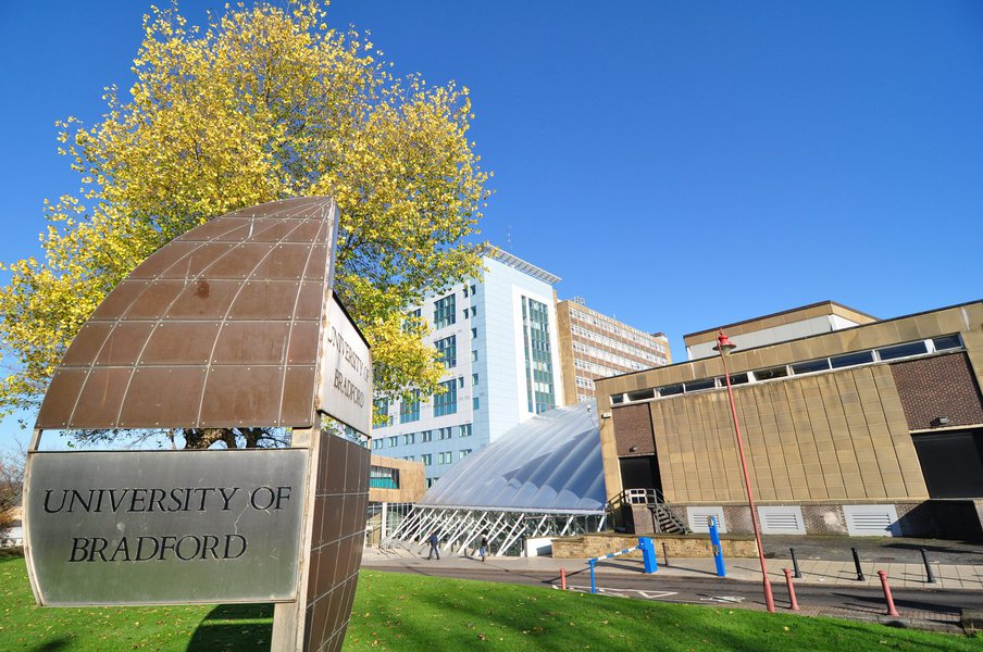 A professora da Universidade de Bradford, na Grã-Bretanha, Fiona Macaulay, anunciou em sua página no Facebook que ministrará a palestra "O golpe de 2016 e o futuro da democracia no Brasil", no Department of Peace Studies and International Development, Universidade de Bradford; "Em solidariedade ao professor Luis Felipe Miguel, que vem sendo perseguido pelo ministro da Educação do governo Michel Temer, Mendonça Filho", disse ela (Foto: Aquiles Lins) A professora da Universidade de Bradford, na Grã-Bretanha, Fiona Macaulay, anunciou em sua página no Facebook que ministrará a palestra "O golpe de 2016 e o futuro da democracia no Brasil", no Department of Peace Studies and International Development, Universidade de Bradford; "Em solidariedade ao professor Luis Felipe Miguel, que vem sendo perseguido pelo ministro da Educação do governo Michel Temer, Mendonça Filho", disse ela