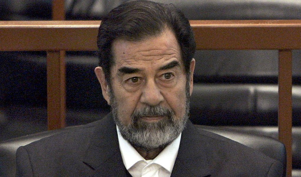 As autoridades iraquianas ordenaram nesta segunda-feira (5) o confisco de todos os fundos do ex-presidente iraquiano, Saddam Hussein, e de sua família, bem como o embargo dos fundos de 4.257 ex-responsáveis de seu regime, informou o Órgão Nacional Supremo para a Prestação de Contas e da Justiça (Foto: Aquiles Lins) As autoridades iraquianas ordenaram nesta segunda-feira (5) o confisco de todos os fundos do ex-presidente iraquiano, Saddam Hussein, e de sua família, bem como o embargo dos fundos de 4.257 ex-responsáveis de seu regime, informou o Órgão Nacional Supremo para a Prestação de Contas e da Justiça