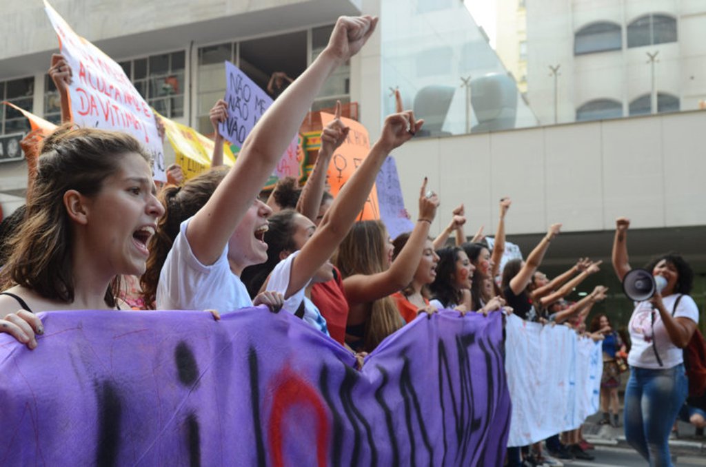 São Paulo - Manifestação Ni Una a Menos se concentrou no vão-livre do Museu de Arte de São Paulo (Masp), na Avenida Paulista, e seguiram em passeata pela Rua Augusta até a Praça Roosevelt (Rovena Rosa/Agência Brasil) (Foto: Francisca Genilce Gomes) São Paulo - Manifestação Ni Una a Menos se concentrou no vão-livre do Museu de Arte de São Paulo (Masp), na Avenida Paulista, e seguiram em passeata pela Rua Augusta até a Praça Roosevelt (Rovena Rosa/Agência Brasil)
