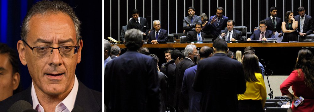 O professor de Relações Institucionais da UFABC Gilberto Maringoni critica o termo "ética na política"; "No dia a dia, a ética é mais uma muleta moralista e vazia de significados, usada como parte do arsenal retórico de classe média contra outras abstrações, a exemplo da 'corrupção', da 'roubalheira' e da 'ganância dos políticos', coisas aliás que ninguém é a favor. Nem 'os políticos'", diz ele; "A 'ética na política' é prima do 'republicanismo' e cunhada da 'nova política'. Não define campos, não define posições, não define nada" (Foto: Aquiles Lins) O professor de Relações Institucionais da UFABC Gilberto Maringoni critica o termo "ética na política"; "No dia a dia, a ética é mais uma muleta moralista e vazia de significados, usada como parte do arsenal retórico de classe média contra outras abstrações, a exemplo da 'corrupção', da 'roubalheira' e da 'ganância dos políticos', coisas aliás que ninguém é a favor. Nem 'os políticos'", diz ele; "A 'ética na política' é prima do 'republicanismo' e cunhada da 'nova política'. Não define campos, não define posições, não define nada"