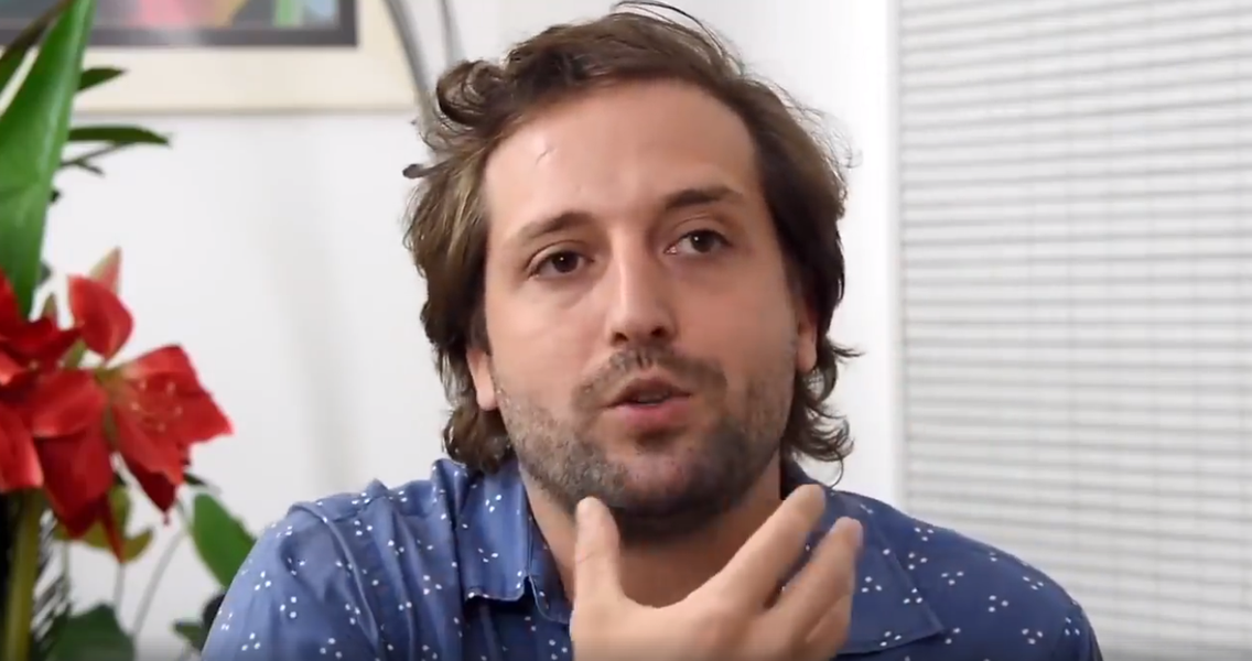 Durante entrevista com o humorista e escritor Gregorio Duvivier, a jornalista Leda Nagle diz que o líder do MTST e pré-candidato à presidência pelo PSOL, Guilherme Boulos, é "perigosíssimo" e "quer matar pessoas"; Duvivier rebate e diz que "ama" o MST e o MTST; "Boulos é um cara que eu admiro pra cacete, é inteligentíssimo, pacifista" (Foto: Gisele Federicce) Durante entrevista com o humorista e escritor Gregorio Duvivier, a jornalista Leda Nagle diz que o líder do MTST e pré-candidato à presidência pelo PSOL, Guilherme Boulos, é "perigosíssimo" e "quer matar pessoas"; Duvivier rebate e diz que "ama" o MST e o MTST; "Boulos é um cara que eu admiro pra cacete, é inteligentíssimo, pacifista"