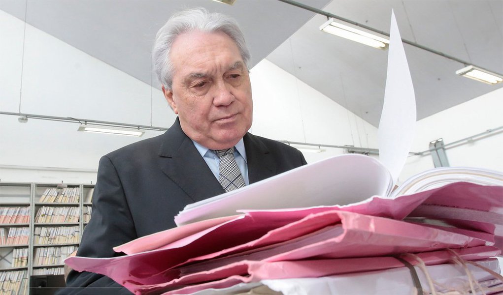 "O grau de arrogância da cúpula do Judiciário – já não dá para chamar de Justiça, não é? – chegou ao nível do deboche e do desrespeito à população", diz Fernando Brito, do Tijolaço; "relata O Globo, ao tomar posse na presidência do TJ-SP, o desembargador Manoel de Queiroz Pereira Calças, reagiu com um chilique à pergunta, absolutamente normal, sobre o que achava do auxílio-moradia generalizado recebido por ele e pela grande maioria dos juízes e desembargadores", diz o blogueiro (Foto: Leonardo Lucena) "O grau de arrogância da cúpula do Judiciário – já não dá para chamar de Justiça, não é? – chegou ao nível do deboche e do desrespeito à população", diz Fernando Brito, do Tijolaço; "relata O Globo, ao tomar posse na presidência do TJ-SP, o desembargador Manoel de Queiroz Pereira Calças, reagiu com um chilique à pergunta, absolutamente normal, sobre o que achava do auxílio-moradia generalizado recebido por ele e pela grande maioria dos juízes e desembargadores", diz o blogueiro
