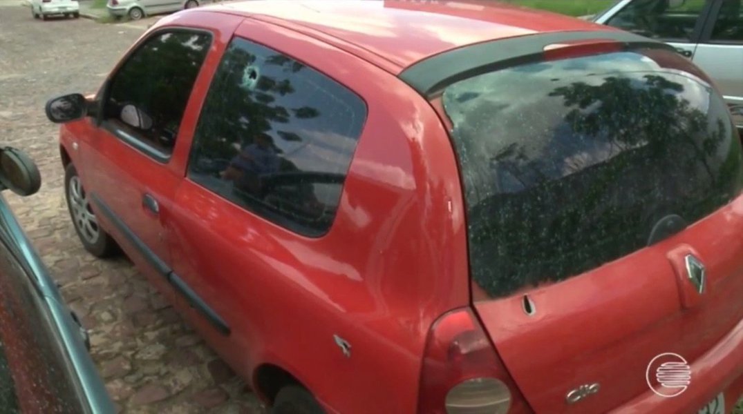 O cabo Francisco Venício Alves, um dos dois policiais militares que estavam na ocorrência que culminou na morte da menina Emilly Caetano, de 9 anos, teve sua soltura autorizada pela Justiça; detido no Presídio Militar em Teresina, o PM recebeu o relaxamento de prisão após ter sido indiciado pelo crime de fraude processual em vez de lesão corporal grave; (Foto: Charles Nisz) O cabo Francisco Venício Alves, um dos dois policiais militares que estavam na ocorrência que culminou na morte da menina Emilly Caetano, de 9 anos, teve sua soltura autorizada pela Justiça; detido no Presídio Militar em Teresina, o PM recebeu o relaxamento de prisão após ter sido indiciado pelo crime de fraude processual em vez de lesão corporal grave;