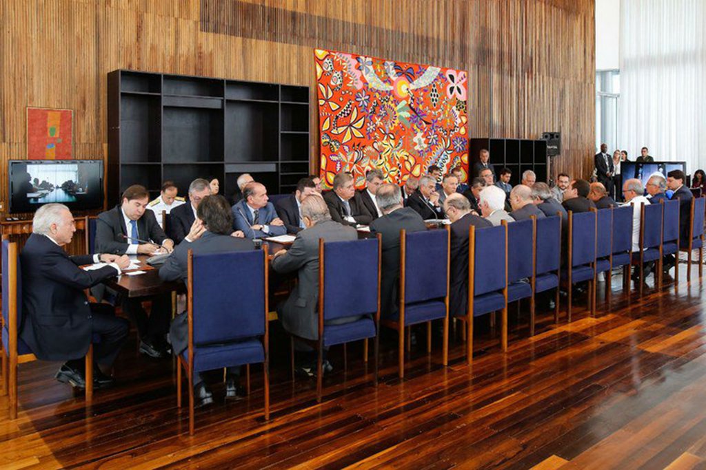 Na primeira reunião do Conselho da República, realizada na manhã desta segunda-feira 19, para discutir a intervenção militar na segurança pública do estado do Rio de Janeiro, o general Eduardo Villas Boas, comandante do Exército Brasileiro, avaliou que as Forças Armadas não tiveram tempo de fazer um planejamento detalhado de como será a ação no Rio, informaram integrantes do Conselho (Foto: Leonardo Lucena) Na primeira reunião do Conselho da República, realizada na manhã desta segunda-feira 19, para discutir a intervenção militar na segurança pública do estado do Rio de Janeiro, o general Eduardo Villas Boas, comandante do Exército Brasileiro, avaliou que as Forças Armadas não tiveram tempo de fazer um planejamento detalhado de como será a ação no Rio, informaram integrantes do Conselho