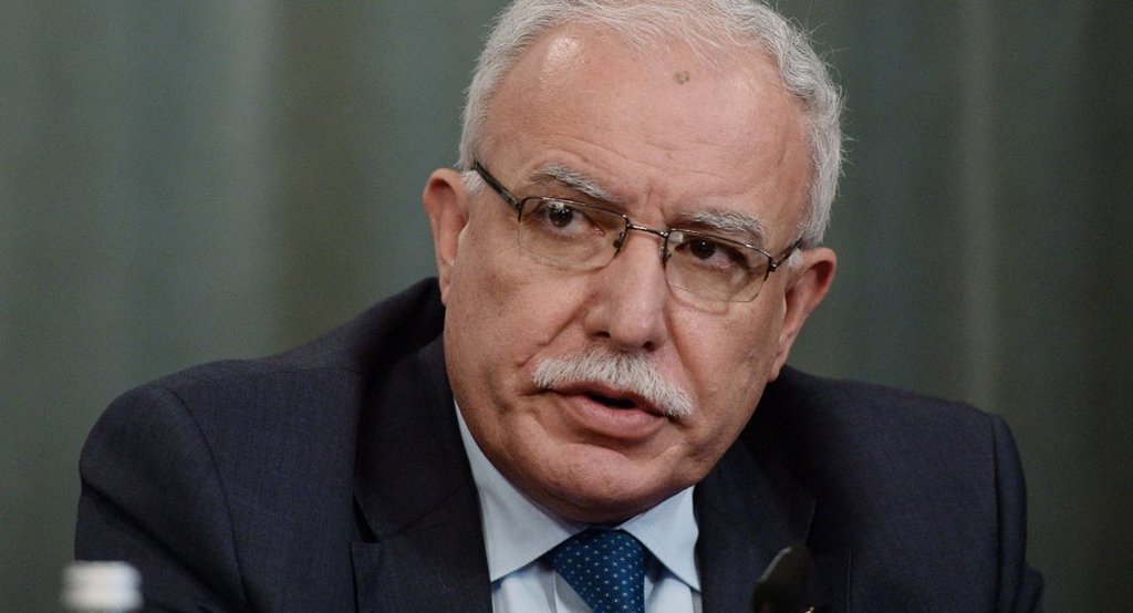 O ministro das Relações Exteriores palestino, Riyad Maliki, pediu ao chanceler brasileiro, Aloysio Nunes Ferreira, que o Brasil participe plenamente de um "mecanismo internacional" para substituir os Estados Unidos na mediação do conflito com Israel; o pedido ao Brasil, formulado em Ramallah, é mais um efeito do anúncio do presidente dos EUA, Donald Trump, em que proclamou Jerusalém como a capital de Israel
(Foto: Leonardo Lucena)
O ministro das Relações Exteriores palestino, Riyad Maliki, pediu ao chanceler brasileiro, Aloysio Nunes Ferreira, que o Brasil participe plenamente de um "mecanismo internacional" para substituir os Estados Unidos na mediação do conflito com Israel; o pedido ao Brasil, formulado em Ramallah, é mais um efeito do anúncio do presidente dos EUA, Donald Trump, em que proclamou Jerusalém como a capital de Israel