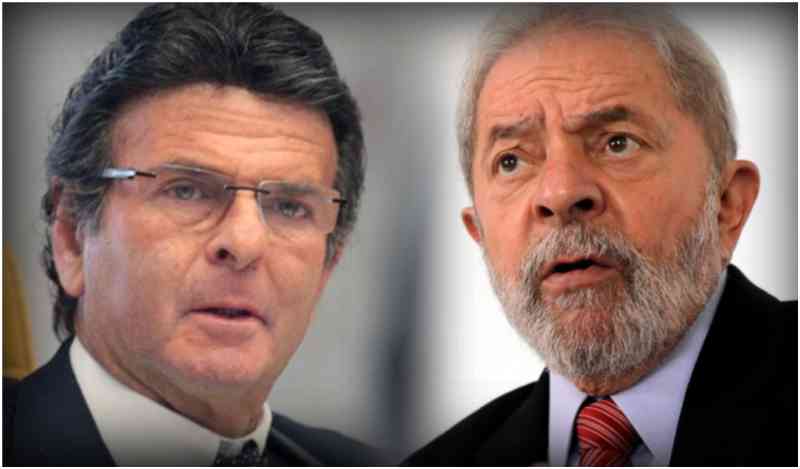 Além de prever uma gestão mais “dura” e mais “punitivista” no TSE, o jornalão dos Frias dizem esperar que Fux combata as fake news, as diabólicas notícias falsas, nas quais a velha mídia é especialista (Foto: Esmael Morais) Além de prever uma gestão mais “dura” e mais “punitivista” no TSE, o jornalão dos Frias dizem esperar que Fux combata as fake news, as diabólicas notícias falsas, nas quais a velha mídia é especialista