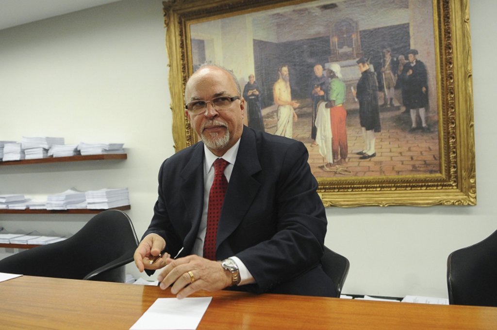 O STJ decidiu, por unanimidade, aceitar denúncia contra o ex-ministro das Cidades Mário Negromonte (PP-BA); ele passa à condição de réu na Operação Lava Jato; na denúncia, apresentada pelo MPF, Negromonte é acusado de receber R$ 25 milhões em propina para beneficiar empresas do setor de rastreamento de veículos (Foto: Leonardo Lucena) O STJ decidiu, por unanimidade, aceitar denúncia contra o ex-ministro das Cidades Mário Negromonte (PP-BA); ele passa à condição de réu na Operação Lava Jato; na denúncia, apresentada pelo MPF, Negromonte é acusado de receber R$ 25 milhões em propina para beneficiar empresas do setor de rastreamento de veículos
