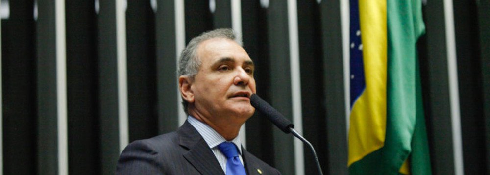 De acordo com o deputado federal Nelson Pelegrino (PT-BA), o governador de São Paulo, Geraldo Alckmin (PSDB), sinalizou a continuidade da agenda entreguista do golpe perpetrado por Michel Temer em 2016; "Destruíram a imagem da Petrobras para justiçar a sua privatização; é a mais vergonhosa entrega do patrimônio público nacional a interesses estrangeiros e privados na Bacia das Almas", denunciou o parlamentar (Foto: Leonardo Lucena) De acordo com o deputado federal Nelson Pelegrino (PT-BA), o governador de São Paulo, Geraldo Alckmin (PSDB), sinalizou a continuidade da agenda entreguista do golpe perpetrado por Michel Temer em 2016; "Destruíram a imagem da Petrobras para justiçar a sua privatização; é a mais vergonhosa entrega do patrimônio público nacional a interesses estrangeiros e privados na Bacia das Almas", denunciou o parlamentar