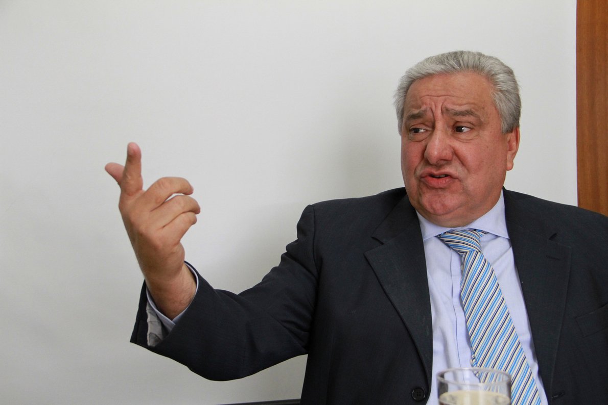 Na foto Vilmar Rocha.
Materia sobre entrevista de Vilmar Rocha ao Jornal O Hoje.
Editoria de Politica.
Local: Jornal O Hoje.
22/08/2012.
Foto: Andre Costa (Foto: José Barbacena) Na foto Vilmar Rocha.
Materia sobre entrevista de Vilmar Rocha ao Jornal O Hoje.
Editoria de Politica.
Local: Jornal O Hoje.
22/08/2012.
Foto: Andre Costa