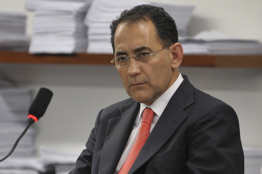 Ex-presidente da Câmara João Paulo Cunha, do PT de São Paulo, voltou a protagonizar um caso de repercussão nacional no Supremo Tribunal Federal (STF); desta vez, como advogado responsável por uma decisão que pode beneficiar o ex-presidente Lula; pedido de habeas corpus de Lula para evitar a prisão em segunda instância menciona a decisão obtida por João Paulo e chegou ao Supremo na sexta-feira (2) (Foto: Aquiles Lins) Ex-presidente da Câmara João Paulo Cunha, do PT de São Paulo, voltou a protagonizar um caso de repercussão nacional no Supremo Tribunal Federal (STF); desta vez, como advogado responsável por uma decisão que pode beneficiar o ex-presidente Lula; pedido de habeas corpus de Lula para evitar a prisão em segunda instância menciona a decisão obtida por João Paulo e chegou ao Supremo na sexta-feira (2)