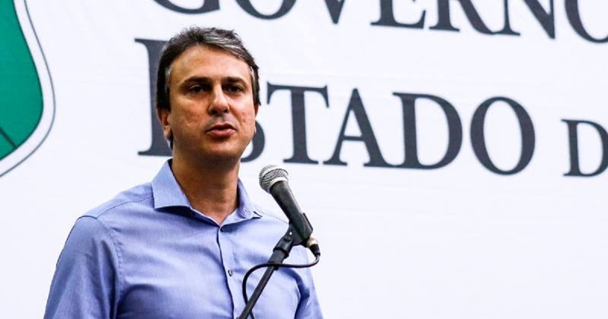O governador Camilo Santana retoma os trabalhos, após o carnaval, anunciando novas obras no interior do Ceará, nesta quinta-feira (15), nos municípios de Alcântaras e Meruoca. Na Meruoca, o governador Camilo Santana vai assinar uma ordem de serviço para implantação de sistema de abastecimento d’água na comunidade Sítio Recife, na noite desta quinta-feira (15). Também nesta quinta-feira, às 16h30, o governador Camilo Santana anuncia investimentos para obras na cidade de Alcântaras (Foto: Fatima 247) O governador Camilo Santana retoma os trabalhos, após o carnaval, anunciando novas obras no interior do Ceará, nesta quinta-feira (15), nos municípios de Alcântaras e Meruoca. Na Meruoca, o governador Camilo Santana vai assinar uma ordem de serviço para implantação de sistema de abastecimento d’água na comunidade Sítio Recife, na noite desta quinta-feira (15). Também nesta quinta-feira, às 16h30, o governador Camilo Santana anuncia investimentos para obras na cidade de Alcântaras
