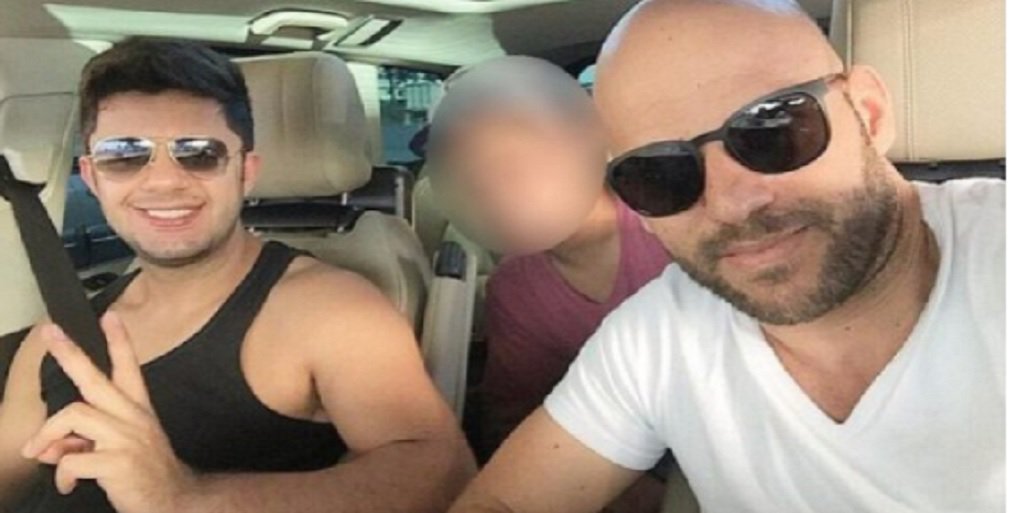 A juíza Patrícia Machado Carrijo, de Morrinhos, condenou Ronaldo Miranda Ribeiro a dois anos, sete meses e 15 dias de detenção, em regime aberto, pelo crime de homicídio culposo; Ronaldo Miranda conduzia o carro que se envolveu em um acidente vitimando o cantor sertanejo Cristiano Araújo e sua namorada, Allana Coelho Pinto de Morais, no dia 24 de junho de 2015; para a magistrada restou comprovada a autoria do crime, uma vez que Ronaldo Miranda tinha plena ciência sobre as condições precárias das rodas instaladas no veículo e do risco inerente da sua utilização no momento de sua condução. Patrícia Carrijo ressaltou que, neste caso, o acusado agiu nas três modalidades – imprudência, negligência e imperícia – previstas no Código Penal (Foto: José Barbacena) A juíza Patrícia Machado Carrijo, de Morrinhos, condenou Ronaldo Miranda Ribeiro a dois anos, sete meses e 15 dias de detenção, em regime aberto, pelo crime de homicídio culposo; Ronaldo Miranda conduzia o carro que se envolveu em um acidente vitimando o cantor sertanejo Cristiano Araújo e sua namorada, Allana Coelho Pinto de Morais, no dia 24 de junho de 2015; para a magistrada restou comprovada a autoria do crime, uma vez que Ronaldo Miranda tinha plena ciência sobre as condições precárias das rodas instaladas no veículo e do risco inerente da sua utilização no momento de sua condução. Patrícia Carrijo ressaltou que, neste caso, o acusado agiu nas três modalidades – imprudência, negligência e imperícia – previstas no Código Penal