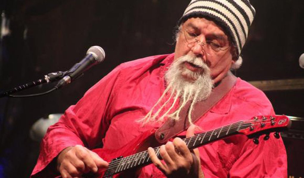 O jazz e o blues são a trilha sonora deste carnaval na cidade serrana de Guaramiranga, a cerca de 100 quilômetros de Fortaleza; nesta edição, o Festival de Jazz & Blues completa 19 anos e traz nomes importantes da música brasileira; evento também tem trilhas e blitz ecológica, oficinas, palestras e workshop, entre outras atividades (Foto: Voney Malta) O jazz e o blues são a trilha sonora deste carnaval na cidade serrana de Guaramiranga, a cerca de 100 quilômetros de Fortaleza; nesta edição, o Festival de Jazz & Blues completa 19 anos e traz nomes importantes da música brasileira; evento também tem trilhas e blitz ecológica, oficinas, palestras e workshop, entre outras atividades