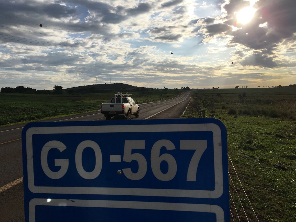 O Anel Viário de Palmeiras de Goiás, construído pelo governador Marconi Perillo com recursos do Programa Goiás na Frente e entregue neste sábado, vai incrementar o turismo e melhorar o escoamento da produção agrícola e industrial da região; a obra, na rodovia estadual GO-567, recebeu investimentos de R$ 26,8 milhões e era uma demanda histórica da região; construção da pista também reforça a segurança de quem trafega na pista e na região, nas proximidades da BR-060, região por onde circula boa parte da produção agrícola do Estado (Foto: José Barbacena) O Anel Viário de Palmeiras de Goiás, construído pelo governador Marconi Perillo com recursos do Programa Goiás na Frente e entregue neste sábado, vai incrementar o turismo e melhorar o escoamento da produção agrícola e industrial da região; a obra, na rodovia estadual GO-567, recebeu investimentos de R$ 26,8 milhões e era uma demanda histórica da região; construção da pista também reforça a segurança de quem trafega na pista e na região, nas proximidades da BR-060, região por onde circula boa parte da produção agrícola do Estado