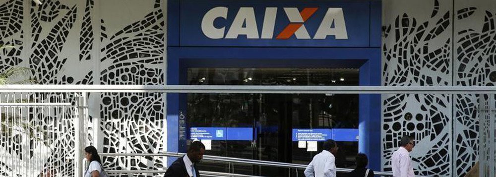 A Caixa Econômica anunciou o Programa de Desligamento de Empregado (PDE), para desligar cerca de três mil trabalhadores; segundo Ivone Silva, presidenta do Sindicato dos Bancários de São Paulo, Osasco e região, “com o anúncio, o banco reforça a intenção do governo Temer de reduzi-lo ainda mais, preparando-o para a privatização” (Foto: Leonardo Lucena) A Caixa Econômica anunciou o Programa de Desligamento de Empregado (PDE), para desligar cerca de três mil trabalhadores; segundo Ivone Silva, presidenta do Sindicato dos Bancários de São Paulo, Osasco e região, “com o anúncio, o banco reforça a intenção do governo Temer de reduzi-lo ainda mais, preparando-o para a privatização”