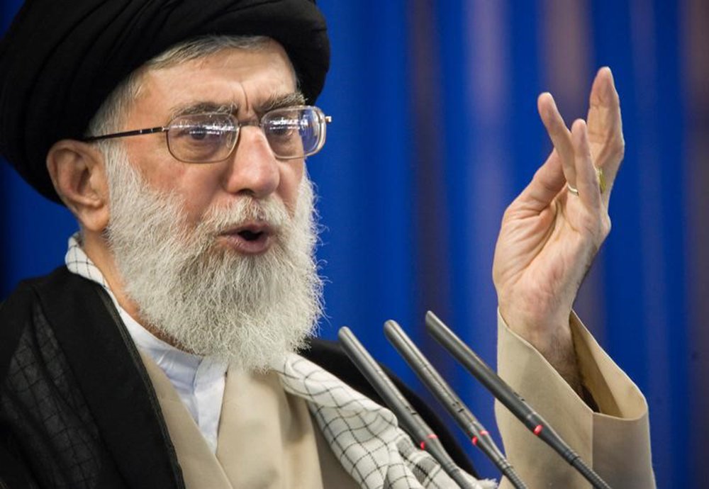 Líder supremo do Irã, aiatolá Ali Khamenei, durante pronunciamento em Teerã 14/09/2007 REUTERS/Morteza Nikoubazl (Foto: Paulo Emílio) Líder supremo do Irã, aiatolá Ali Khamenei, durante pronunciamento em Teerã 14/09/2007 REUTERS/Morteza Nikoubazl