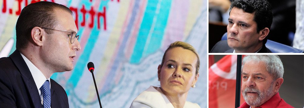 Numa conferência ao vivo pelo Facebook, os advogados Cristiano Zanin e Valeska Martins detalharam todas as incongruências do processo sobre o triplex do Guarujá, que será julgado em segunda instância pelo TRF4 no dia 24, inclusive sobre a conduta do juiz Sergio Moro, que não deveria ter julgado o caso e que se age como parte acusadora; "É como se estivéssemos num jogo de futebol, sem juiz. É como se o juiz fosse o capitão do outro time. Você tem a acusação e a defesa, um processo absolutamente injusto", exemplificou Valeska (Foto: Gisele Federicce) Numa conferência ao vivo pelo Facebook, os advogados Cristiano Zanin e Valeska Martins detalharam todas as incongruências do processo sobre o triplex do Guarujá, que será julgado em segunda instância pelo TRF4 no dia 24, inclusive sobre a conduta do juiz Sergio Moro, que não deveria ter julgado o caso e que se age como parte acusadora; "É como se estivéssemos num jogo de futebol, sem juiz. É como se o juiz fosse o capitão do outro time. Você tem a acusação e a defesa, um processo absolutamente injusto", exemplificou Valeska