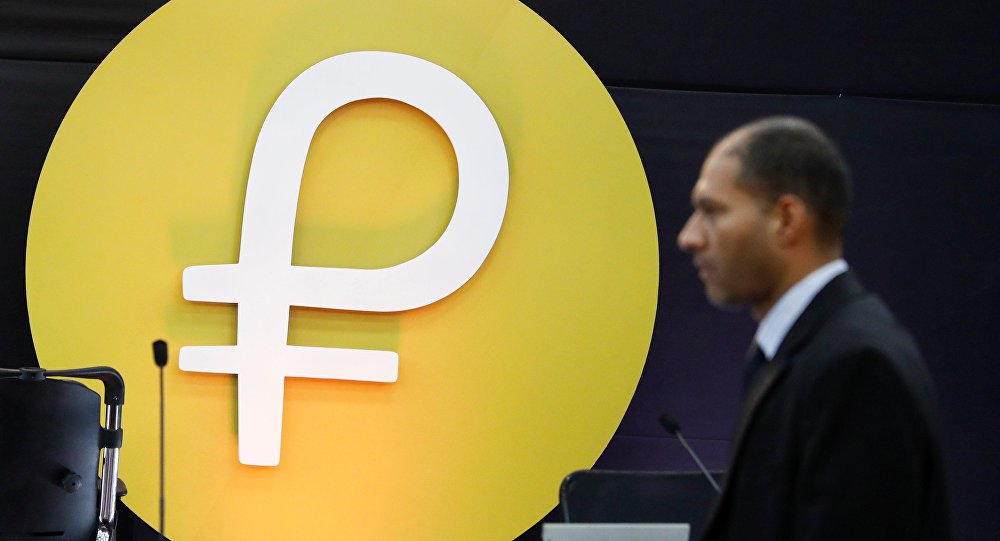 O petro se tornou realidade. Autoridades venezuelanas iniciaram a venda dessa criptomoeda, que tem caraterísticas únicas: trata-se de uma moeda digital oficial gerida pelo governo venezuelano e garantida pelas reservas de petróleo do país, que a faz muito atraente para investidores; para o economista venezuelano José Gregorio Piña, o petro representa um golpe duro para os domínios econômico e financeiro dos EUA (Foto: Romulo Faro) O petro se tornou realidade. Autoridades venezuelanas iniciaram a venda dessa criptomoeda, que tem caraterísticas únicas: trata-se de uma moeda digital oficial gerida pelo governo venezuelano e garantida pelas reservas de petróleo do país, que a faz muito atraente para investidores; para o economista venezuelano José Gregorio Piña, o petro representa um golpe duro para os domínios econômico e financeiro dos EUA