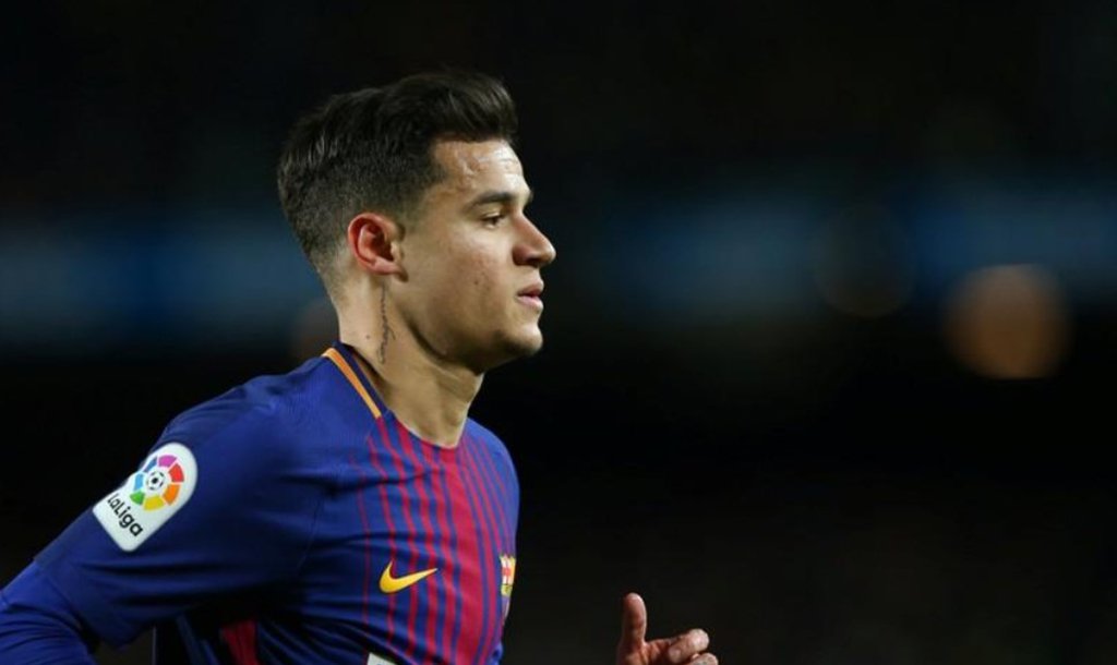 Contratado por um valor recorde, Philippe Coutinho precisará de tempo para se entrosar no Barcelona, disse o técnico Ernesto Valverde após a estreia discreta do brasileiro como titular da equipe na vitória de 2 x 1 sobre o Alavés, no domingo, pelo Campeonato Espanhol; todos os olhos estavam voltados para o jogador de US$ 200 milhões, mas ele foi substituído pelo atacante Paco Alcácer no segundo tempo, quando o Barça buscou a vitória depois de ficar atrás no placar devido a um gol de John Guidetti aos 23 minutos, reagindo graças a Luis Suárez e Lionel Messi
(Foto: Leonardo Lucena) Contratado por um valor recorde, Philippe Coutinho precisará de tempo para se entrosar no Barcelona, disse o técnico Ernesto Valverde após a estreia discreta do brasileiro como titular da equipe na vitória de 2 x 1 sobre o Alavés, no domingo, pelo Campeonato Espanhol; todos os olhos estavam voltados para o jogador de US$ 200 milhões, mas ele foi substituído pelo atacante Paco Alcácer no segundo tempo, quando o Barça buscou a vitória depois de ficar atrás no placar devido a um gol de John Guidetti aos 23 minutos, reagindo graças a Luis Suárez e Lionel Messi