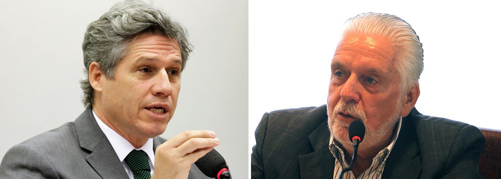 O deputado Paulo Teixeira (PT-SP) criticou a operação da Polícia Federal contra o ex-governador da Bahia Jaques Wagner, cotado como eventual candidato a presidente pelo PT, caso o ex-presidente Lula não possa concorrer; "Alerta aos petistas! Nao cogitem nomes como candidatos à Presidência da República porque a Policia Federal instaura inquérito e pede busca e apreensão na casa do sujeito. Ja ocorreu com o Lula, com Haddad e agora com o Jaques Wagner", escreveu Teixeira em sua conta no Twitter (Foto: Aquiles Lins) O deputado Paulo Teixeira (PT-SP) criticou a operação da Polícia Federal contra o ex-governador da Bahia Jaques Wagner, cotado como eventual candidato a presidente pelo PT, caso o ex-presidente Lula não possa concorrer; "Alerta aos petistas! Nao cogitem nomes como candidatos à Presidência da República porque a Policia Federal instaura inquérito e pede busca e apreensão na casa do sujeito. Ja ocorreu com o Lula, com Haddad e agora com o Jaques Wagner", escreveu Teixeira em sua conta no Twitter