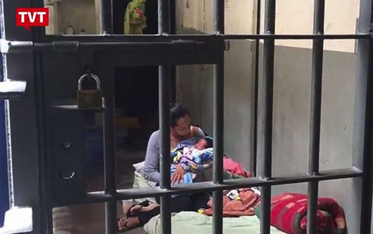 Sem condições mínimas para a sobrevivência nos presídios e sem apoio do Estado para a ressocialização; presas vivem cotidiano de horror, como contaram durante audiência na Câmara Municipal de São Paulo (Foto: Charles Nisz) Sem condições mínimas para a sobrevivência nos presídios e sem apoio do Estado para a ressocialização; presas vivem cotidiano de horror, como contaram durante audiência na Câmara Municipal de São Paulo