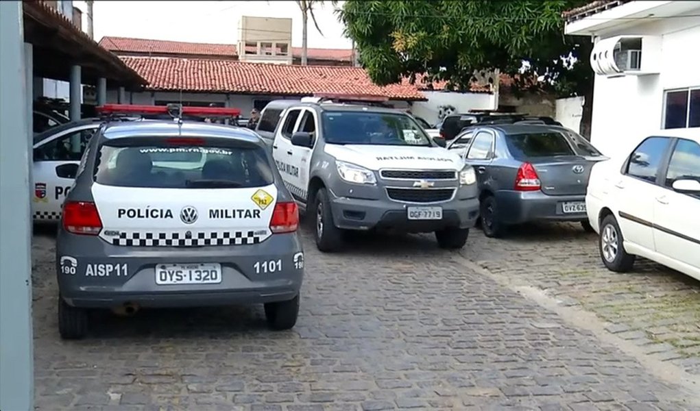 Juiz da 14ª Vara Federal do Rio Grande do Norte Eduardo Dantas determinou, nesta segunda-feira (1), a suspensão do uso de R$ 225 milhões em recursos da Saúde que seriam destinados ao pagamento dos salários dos servidores estaduais; recurso havia sido enviado pelo governo federal e o remanejamento foi autorizado pela Justiça Estadual; também nesta terça-feira (2), a procuradora-geral da República, Raquel Dodge, enviou ofício ao STF pedindo a suspensão da liminar que autorizou o remanejamento dos recursos da Saúde (Foto: Paulo Emílio) Juiz da 14ª Vara Federal do Rio Grande do Norte Eduardo Dantas determinou, nesta segunda-feira (1), a suspensão do uso de R$ 225 milhões em recursos da Saúde que seriam destinados ao pagamento dos salários dos servidores estaduais; recurso havia sido enviado pelo governo federal e o remanejamento foi autorizado pela Justiça Estadual; também nesta terça-feira (2), a procuradora-geral da República, Raquel Dodge, enviou ofício ao STF pedindo a suspensão da liminar que autorizou o remanejamento dos recursos da Saúde
