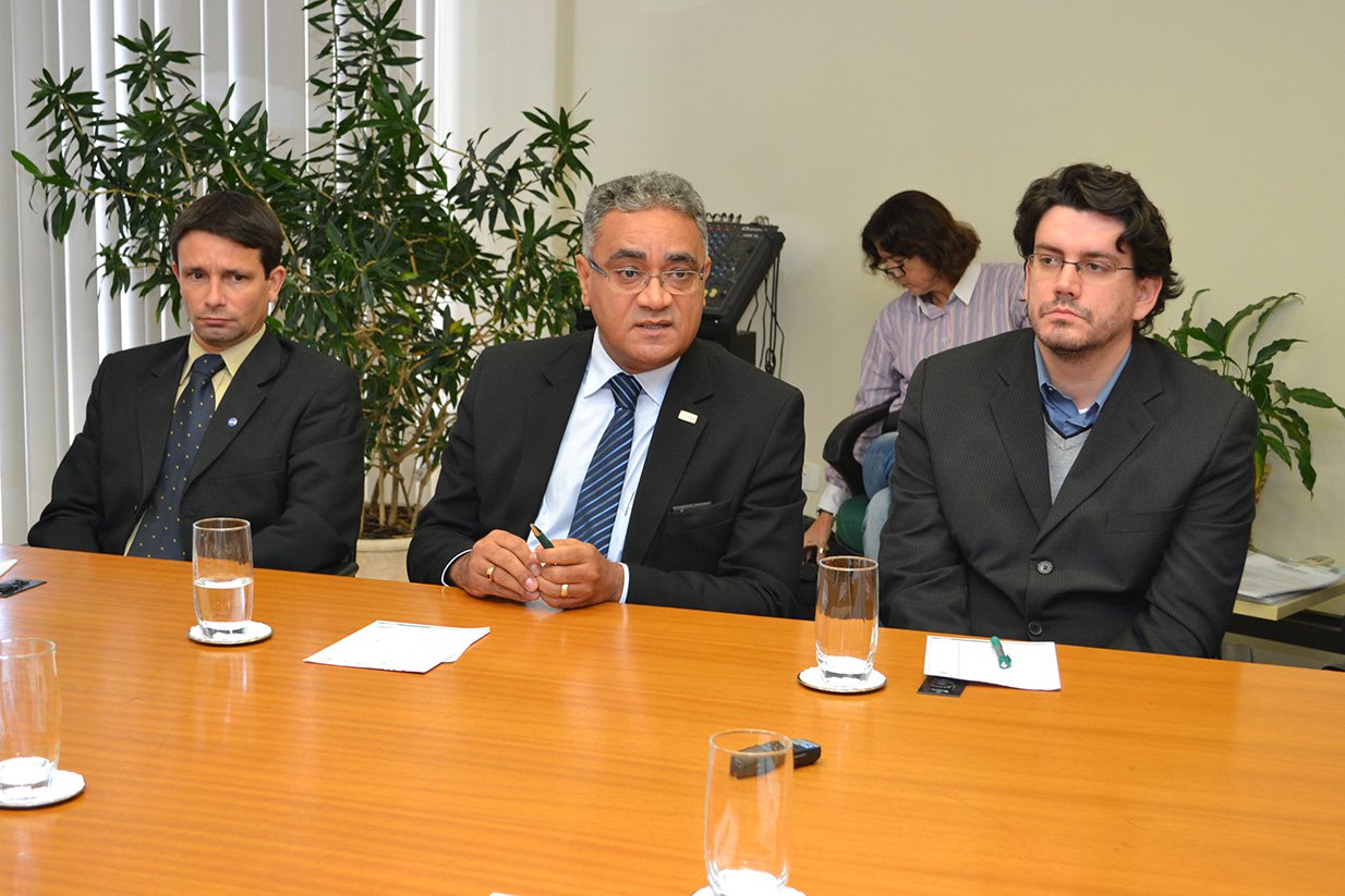 O novo superintendente da Controladoria-Geral da União em Alagoas chega ao Estado apresentando como credencial o fato de ter atuado em diversas ações de combate à corrupção, caso da Operação Lava Jato; Moacir Rodrigues de Oliveira já trabalhou no Acre, Paraíba, Rio Grande do Norte e Curitiba; ele também participou de outras operações de grande repercussão como: Carne Fraca, Sinapse, São Lucas, Via Ápia e Research (Foto: Voney Malta) O novo superintendente da Controladoria-Geral da União em Alagoas chega ao Estado apresentando como credencial o fato de ter atuado em diversas ações de combate à corrupção, caso da Operação Lava Jato; Moacir Rodrigues de Oliveira já trabalhou no Acre, Paraíba, Rio Grande do Norte e Curitiba; ele também participou de outras operações de grande repercussão como: Carne Fraca, Sinapse, São Lucas, Via Ápia e Research