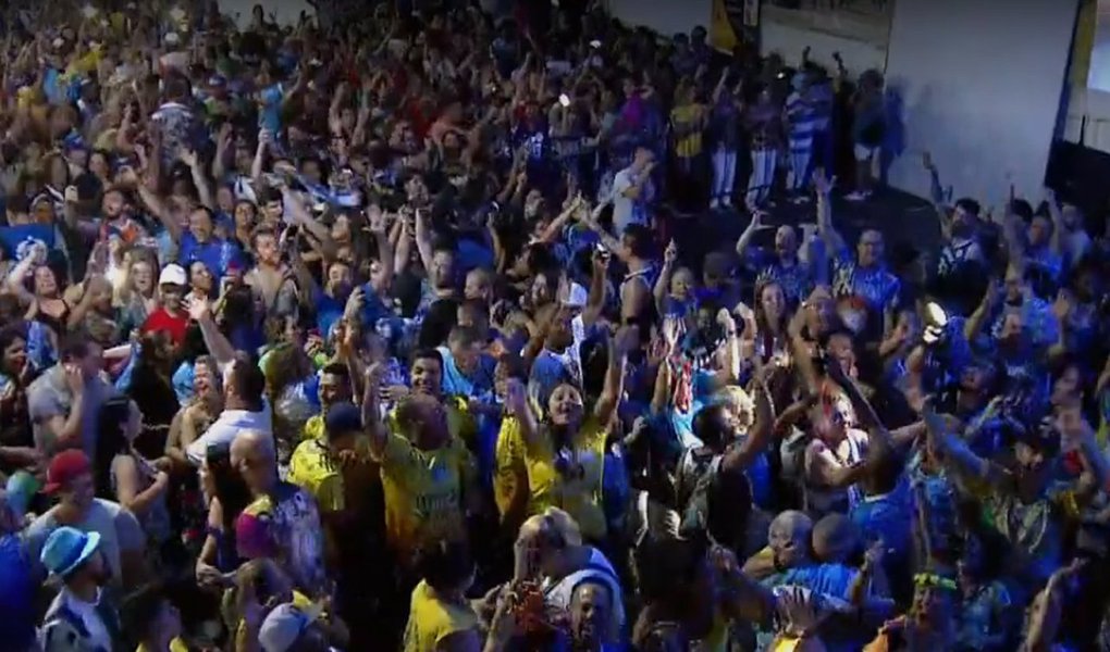 A escola de samba Unidos do Tatuapé é bicampeã do Carnaval paulistano; o título só foi garantido na última nota do último quesito; a Tatuapé contou a história e as belezas do folclore e da cultura do Maranhão; a vice-campeã foi a Mocidade Alegre, que obteve os mesmos 270 pontos da campeã, mas ficou com o segundo lugar por conta dos critérios de desempate; Mancha Verde, Tom Maior e Dragões da Real completam as cinco primeiras e participarão do desfile das campeãs (Foto: Charles Nisz) A escola de samba Unidos do Tatuapé é bicampeã do Carnaval paulistano; o título só foi garantido na última nota do último quesito; a Tatuapé contou a história e as belezas do folclore e da cultura do Maranhão; a vice-campeã foi a Mocidade Alegre, que obteve os mesmos 270 pontos da campeã, mas ficou com o segundo lugar por conta dos critérios de desempate; Mancha Verde, Tom Maior e Dragões da Real completam as cinco primeiras e participarão do desfile das campeãs