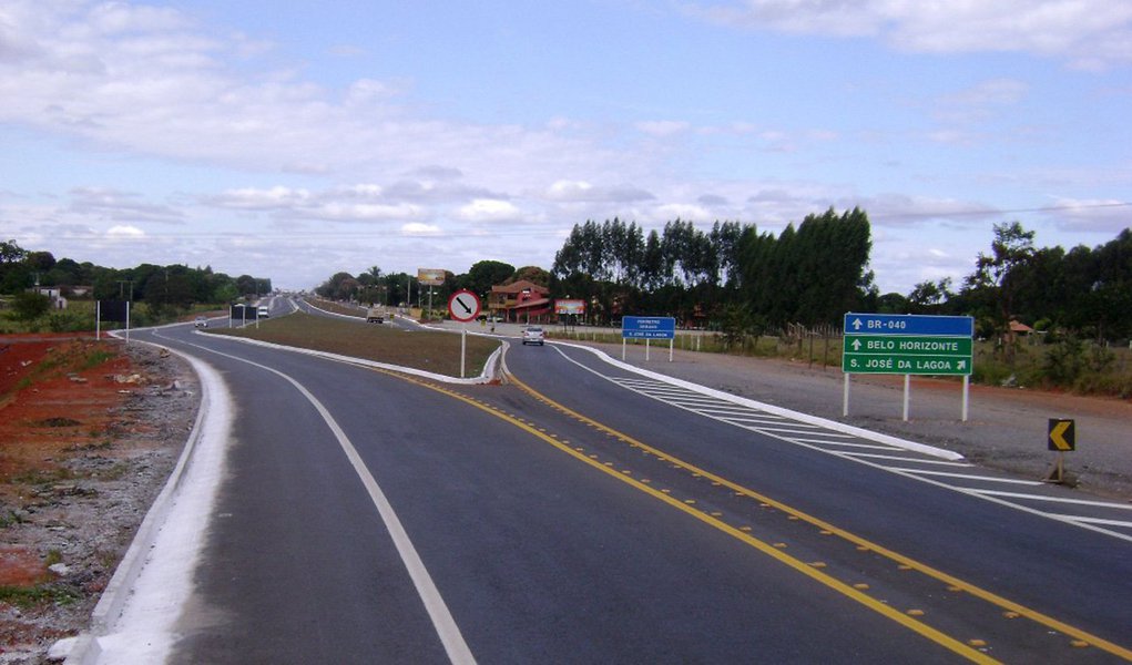 O trecho duplicado da BR 135 tem 11 quilômetros e está localizado entre as cidades de Estiva e Macabeira e será inaugurado pelo ministro do Transportes, Portos e Aviação, Maurício Quintella, ao lado do ministro-chefe da Secretaria-Geral da Presidência da República, Moreira Franco; a obra vai beneficiar mais de 1,5 milhão de pessoas na região metropolitana de São Luís (Foto: Charles Nisz) O trecho duplicado da BR 135 tem 11 quilômetros e está localizado entre as cidades de Estiva e Macabeira e será inaugurado pelo ministro do Transportes, Portos e Aviação, Maurício Quintella, ao lado do ministro-chefe da Secretaria-Geral da Presidência da República, Moreira Franco; a obra vai beneficiar mais de 1,5 milhão de pessoas na região metropolitana de São Luís