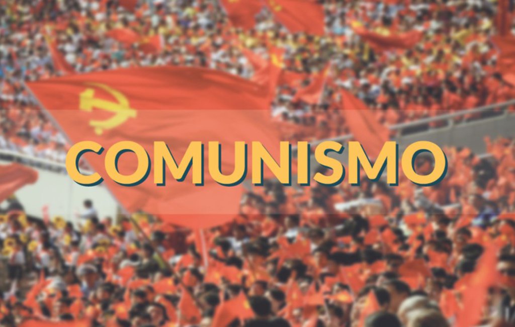 Eu, que tanto penso em literatura, nos romances, no mundo da cultura, nos amigos e nas mulheres heroicas da luta socialista, fui me encontrar com um comunista que só pensa na revolução. É no que dá um encontro de sábado de carnaval (Foto: Urariano Mota) Eu, que tanto penso em literatura, nos romances, no mundo da cultura, nos amigos e nas mulheres heroicas da luta socialista, fui me encontrar com um comunista que só pensa na revolução. É no que dá um encontro de sábado de carnaval