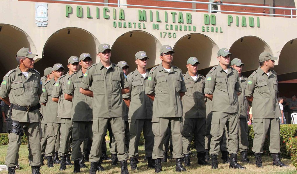 Medida suspende nomeação de quatro policiais reprovados no exame psicotécnico, sendo três no exame de 2011 e um no concurso de 2014; dentre eles, está Aldo Luiz Barbosa Dornel, envolvido no caso da menina Emily, morta em uma abordagem policial em dezembro (Foto: Charles Nisz) Medida suspende nomeação de quatro policiais reprovados no exame psicotécnico, sendo três no exame de 2011 e um no concurso de 2014; dentre eles, está Aldo Luiz Barbosa Dornel, envolvido no caso da menina Emily, morta em uma abordagem policial em dezembro