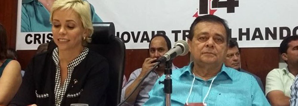O líder do PTB, Jovair Arantes (GO), afirmou nesta quarta-feira (10) que não há chances de a bancada rever a indicação da deputada Cristiane Brasil (PTB-RJ) para o ministério do Trabalho; "Não tem troca de nome até uma decisão no Supremo Tribunal Federal", disse ele; Arantes negou a possibilidade de ele se apresentar como um nome possível para ocupar a pasta do Trabalho; "Zero (possibilidade)", disse; "Eu não aceitaria, sou líder da bancada, que é um dos melhores cargos que se possa ter", afirmou (Foto: Leonardo Lucena) O líder do PTB, Jovair Arantes (GO), afirmou nesta quarta-feira (10) que não há chances de a bancada rever a indicação da deputada Cristiane Brasil (PTB-RJ) para o ministério do Trabalho; "Não tem troca de nome até uma decisão no Supremo Tribunal Federal", disse ele; Arantes negou a possibilidade de ele se apresentar como um nome possível para ocupar a pasta do Trabalho; "Zero (possibilidade)", disse; "Eu não aceitaria, sou líder da bancada, que é um dos melhores cargos que se possa ter", afirmou