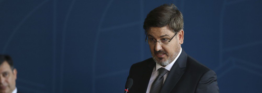 Os delegados do Grupo de Inquéritos perante o STF, o GINQ, afirmam que 'não admitirão' interferência na apuração contra Michel Temer ou em qualquer outra; de acordo com os delegados, caso 'sejam concretizadas ações', os fatos serão apresentados ao Supremo Tribunal Federal para 'obtenção das medidas cautelares'; o ofício não cita o diretor-geral da PF, Fernando Segovia, que havia sinalizado a tendência de arquivamento do inquérito que investiga suposta irregularidade de Temer envolvendo o Decreto dos Portos (Foto: Leonardo Lucena) Os delegados do Grupo de Inquéritos perante o STF, o GINQ, afirmam que 'não admitirão' interferência na apuração contra Michel Temer ou em qualquer outra; de acordo com os delegados, caso 'sejam concretizadas ações', os fatos serão apresentados ao Supremo Tribunal Federal para 'obtenção das medidas cautelares'; o ofício não cita o diretor-geral da PF, Fernando Segovia, que havia sinalizado a tendência de arquivamento do inquérito que investiga suposta irregularidade de Temer envolvendo o Decreto dos Portos