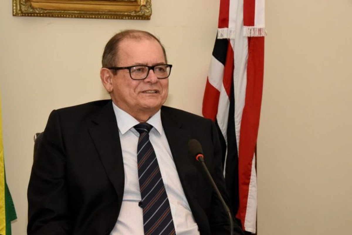 O deputado estadual e presidente da Assembleia Legislativa do Maranhão (Alema), Humberto Coutinho (PDT) faleceu nesta segunda-feira (1o) em decorrência de um câncer, contra o qual ele lutava há quatro anos; a Alema decretou luto oficial de 7 dias e o governador Flávio Dino (PCdoB) determinou que Coutinho seja enterrado com honras de chefe de Estado - ele governou o Maranhão interinamente em 2016 (Foto: Charles Nisz) O deputado estadual e presidente da Assembleia Legislativa do Maranhão (Alema), Humberto Coutinho (PDT) faleceu nesta segunda-feira (1o) em decorrência de um câncer, contra o qual ele lutava há quatro anos; a Alema decretou luto oficial de 7 dias e o governador Flávio Dino (PCdoB) determinou que Coutinho seja enterrado com honras de chefe de Estado - ele governou o Maranhão interinamente em 2016