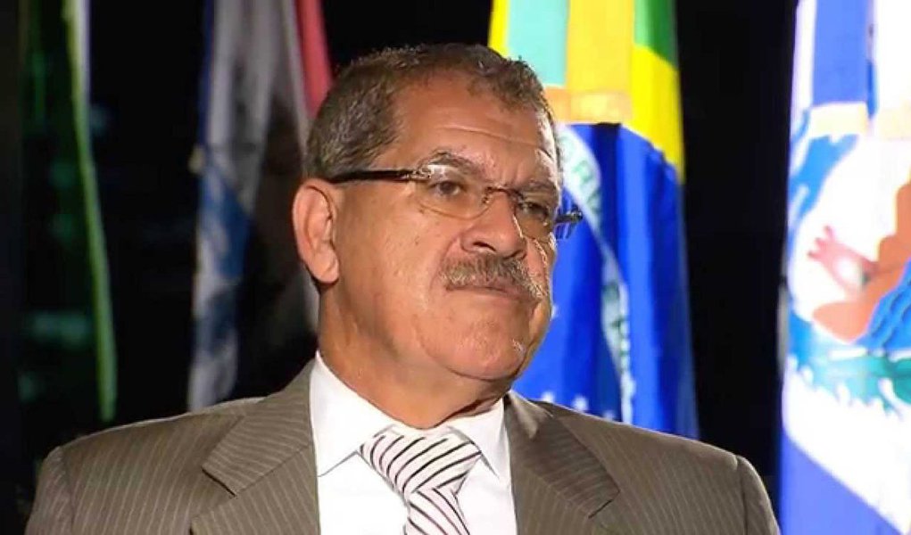 Vice-presidente do STJ, ministro Humberto Martins, negou liminar no pedido de habeas corpus impetrado pelo advogado pernambucano John Lennon Silvestre de Melo em favor do ex-presidente Luiz Inácio Lula da Silva; advogado, que não atua formalmente na defesa do petista, pedia que Lula não fosse preso até que sejam esgotadas todas as possibilidades de recursos judiciais; na decisão, o ministro Humberto Martins destacou não haver risco imediato de prisão do ex-presidente e que ainda cabem recursos junto ao próprio TRF-4 (Foto: Paulo Emílio) Vice-presidente do STJ, ministro Humberto Martins, negou liminar no pedido de habeas corpus impetrado pelo advogado pernambucano John Lennon Silvestre de Melo em favor do ex-presidente Luiz Inácio Lula da Silva; advogado, que não atua formalmente na defesa do petista, pedia que Lula não fosse preso até que sejam esgotadas todas as possibilidades de recursos judiciais; na decisão, o ministro Humberto Martins destacou não haver risco imediato de prisão do ex-presidente e que ainda cabem recursos junto ao próprio TRF-4