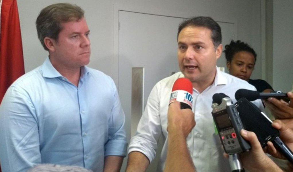 Com Marx Beltrão fazendo questão de confirmar a decisão que já foi tomada, o MDB em Alagoas terá dois candidatos ao Senado Federal nas eleições deste ano pela situaçao; além dele, o outro postulante é o senador Calheiros; atual ministro do Turismo, Marx anunciou que deixa o cargo até abril, sem especificar a data exata, para entrar na disputa de 'corpo e alma' (Foto: Voney Malta) Com Marx Beltrão fazendo questão de confirmar a decisão que já foi tomada, o MDB em Alagoas terá dois candidatos ao Senado Federal nas eleições deste ano pela situaçao; além dele, o outro postulante é o senador Calheiros; atual ministro do Turismo, Marx anunciou que deixa o cargo até abril, sem especificar a data exata, para entrar na disputa de 'corpo e alma'